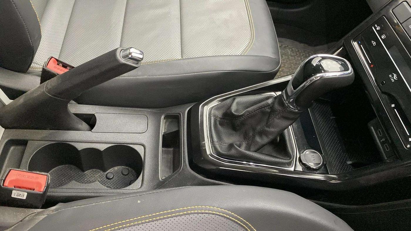 2022 Skoda KUSHAQ STYLE 1.0L TSI AT (6 AIRBAGS), Petrol, Automatic, 18,626 km, Gear Lever