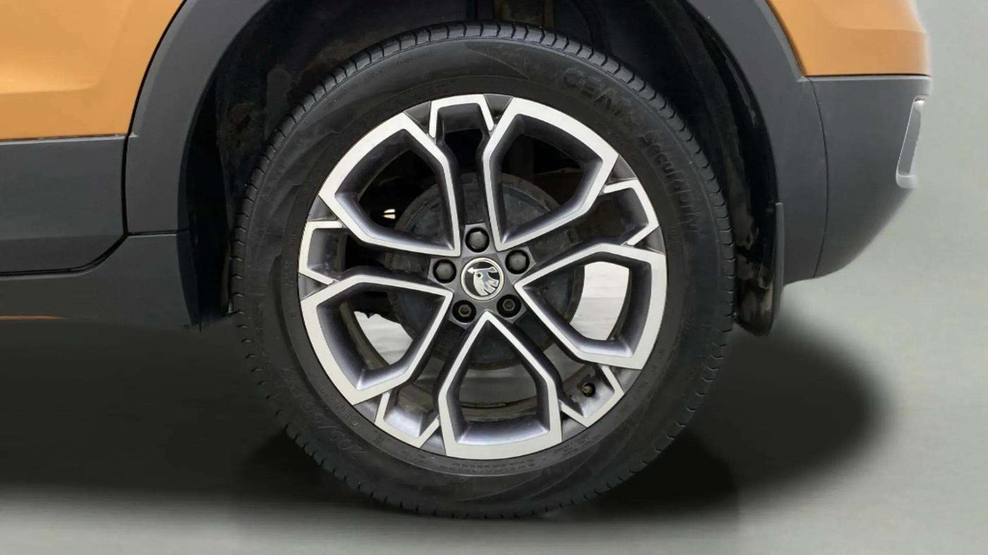2022 Skoda KUSHAQ STYLE 1.0L TSI AT (6 AIRBAGS), Petrol, Automatic, 18,626 km, Left Rear Wheel