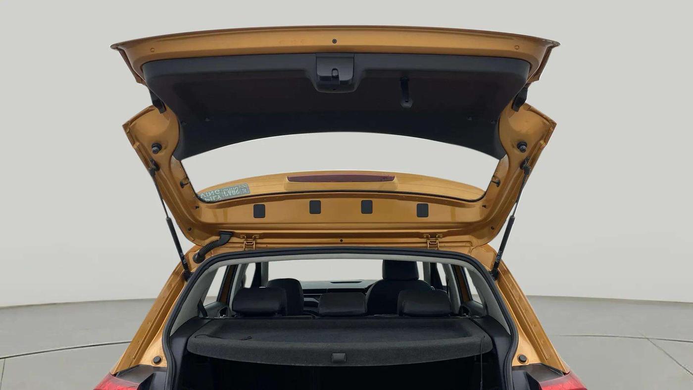 2022 Skoda KUSHAQ STYLE 1.0L TSI AT (6 AIRBAGS), Petrol, Automatic, 18,626 km, Boot Door Open