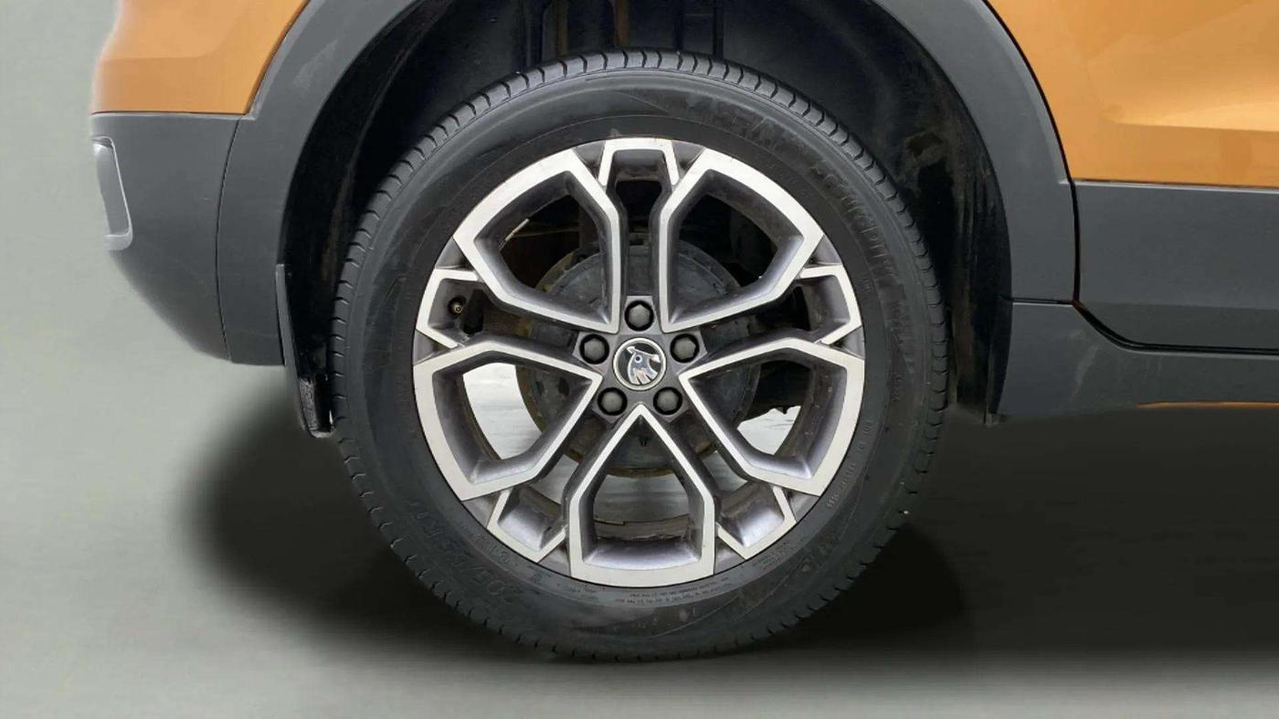2022 Skoda KUSHAQ STYLE 1.0L TSI AT (6 AIRBAGS), Petrol, Automatic, 18,626 km, Right Rear Wheel