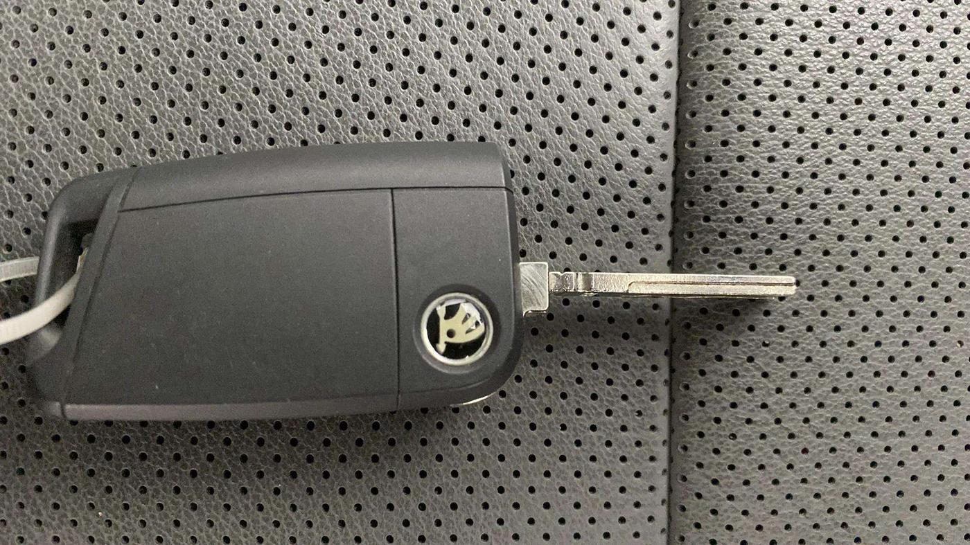 2022 Skoda KUSHAQ STYLE 1.0L TSI AT (6 AIRBAGS), Petrol, Automatic, 18,626 km, Key Close Up