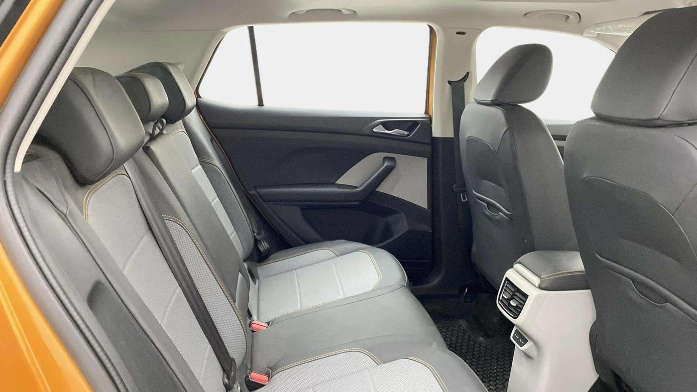 2022 Skoda KUSHAQ STYLE 1.0L TSI AT (6 AIRBAGS), Petrol, Automatic, 18,626 km, Right Side Rear Door Cabin