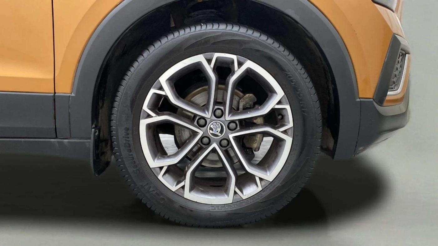 2022 Skoda KUSHAQ STYLE 1.0L TSI AT (6 AIRBAGS), Petrol, Automatic, 18,626 km, Right Front Wheel