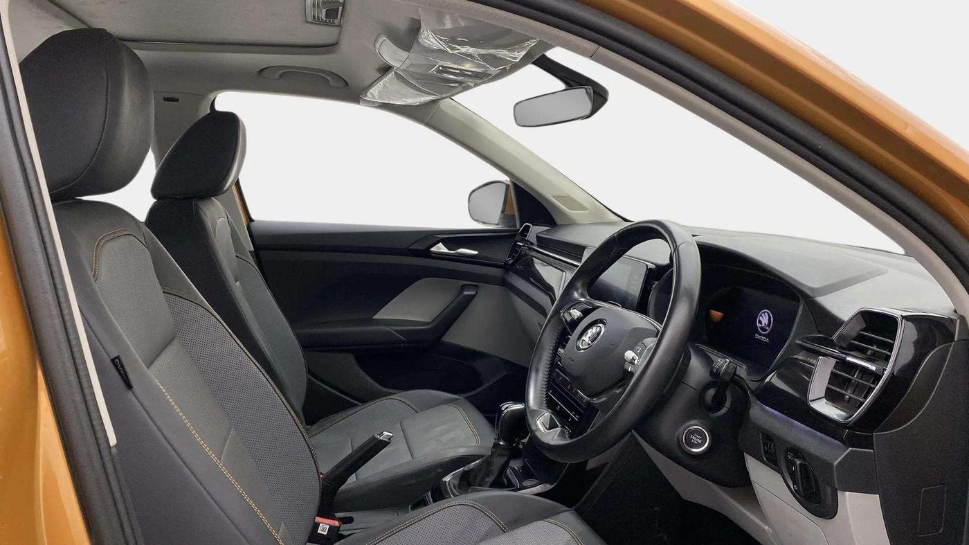 2022 Skoda KUSHAQ STYLE 1.0L TSI AT (6 AIRBAGS), Petrol, Automatic, 18,626 km, Right Side Front Door Cabin