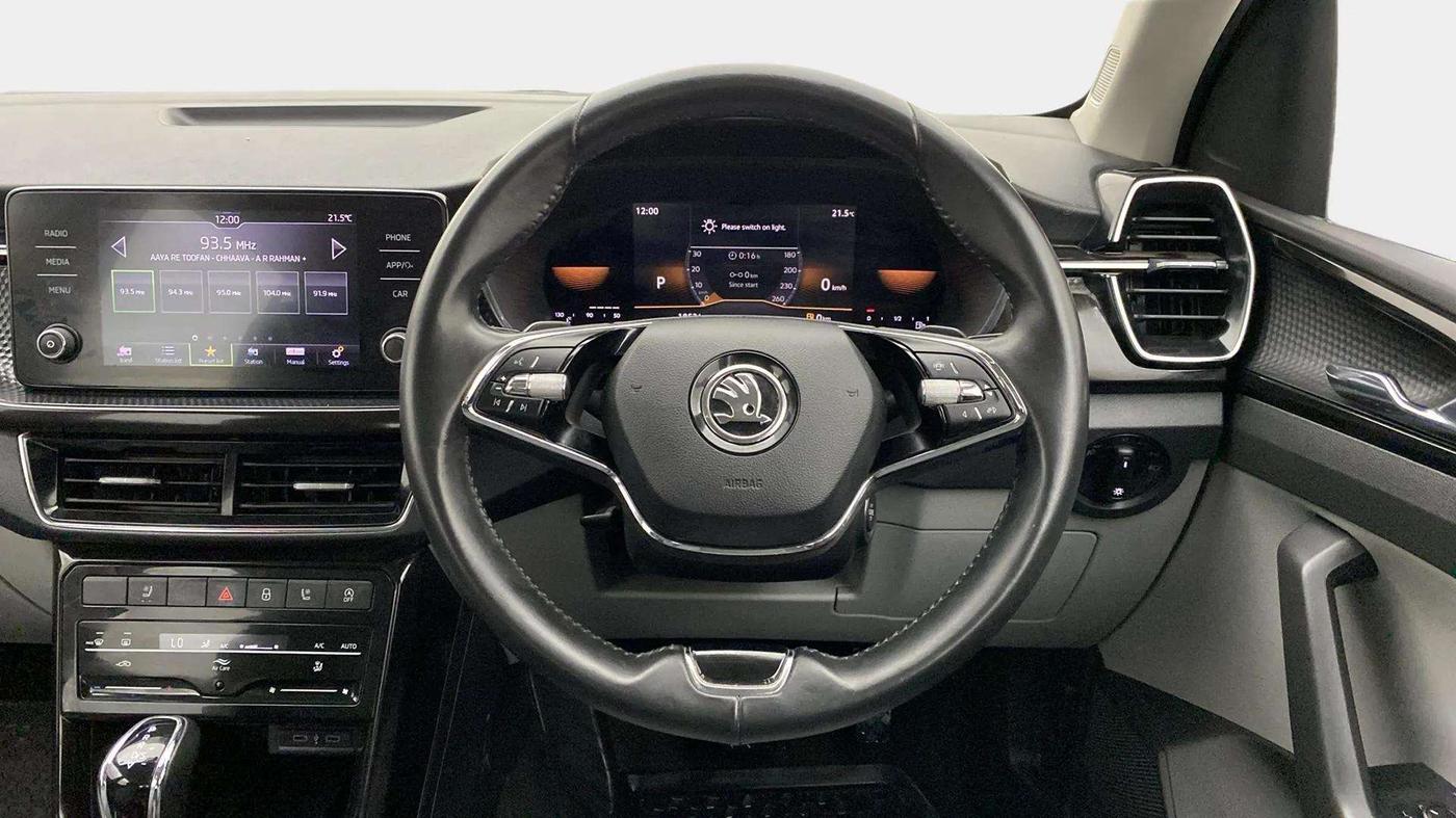 2022 Skoda KUSHAQ STYLE 1.0L TSI AT (6 AIRBAGS), Petrol, Automatic, 18,626 km, Steering Wheel Close Up