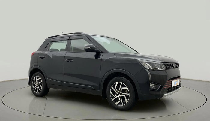 2022 Mahindra XUV300 W8 (O) 1.2 PETROL, Petrol, Manual, 22,663 km, Right Front Diagonal