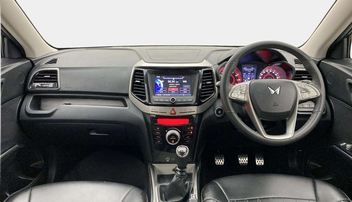 2022 Mahindra XUV300 W8 (O) 1.2 PETROL, Petrol, Manual, 22,663 km, Dashboard