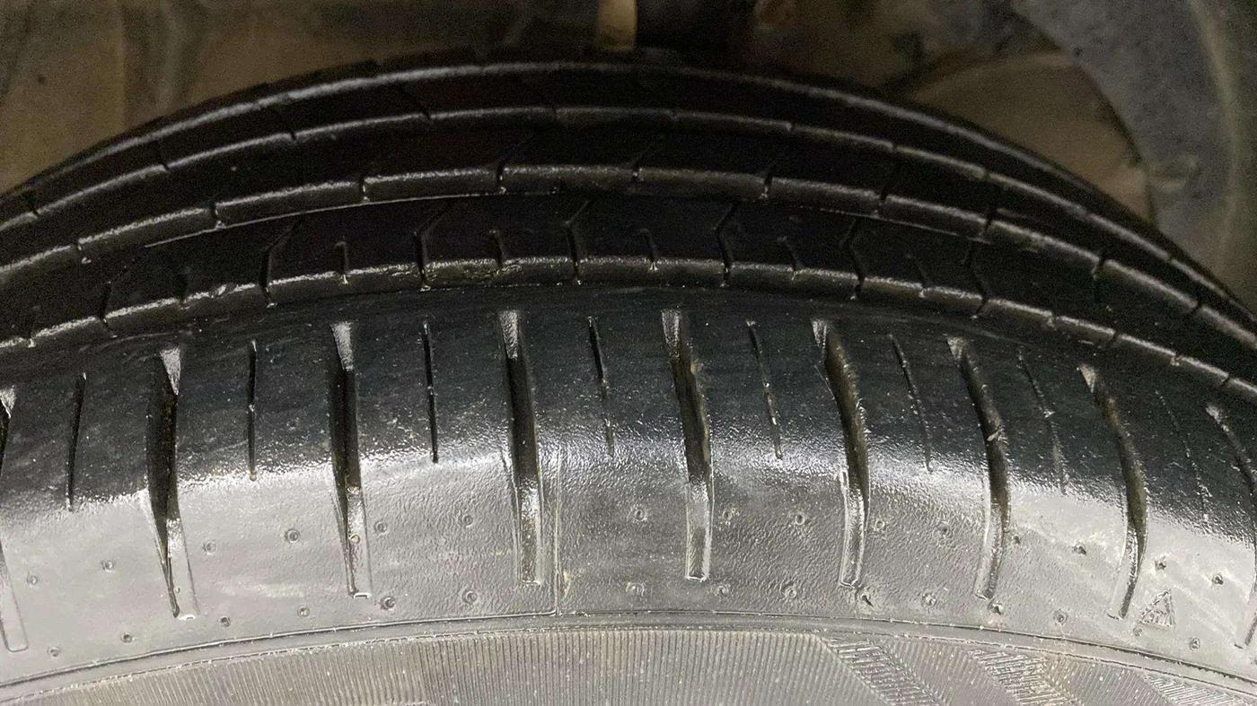 2021 Toyota Glanza G, Petrol, Manual, 14,857 km, Right Front Tyre Tread
