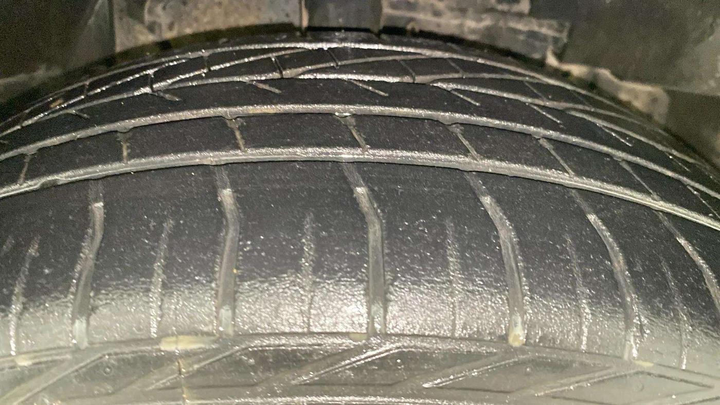 2019 Tata NEXON XZA PLUS PETROL, Petrol, Automatic, 31,900 km, Right Front Tyre Tread