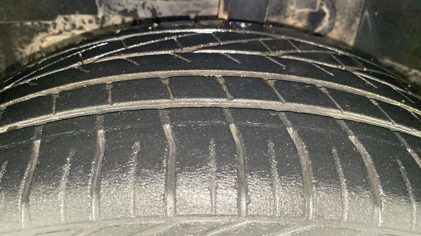 2019 Tata NEXON XZA PLUS PETROL, Petrol, Automatic, 31,900 km, Left Front Tyre Tread