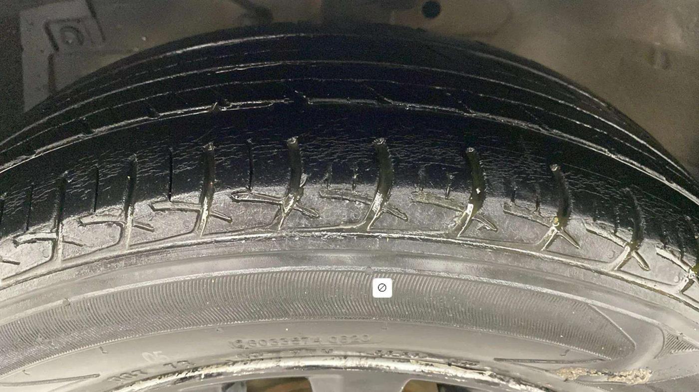 2020 Maruti Ciaz DELTA 1.5 SHVS MT PETROL, Petrol, Manual, 61,682 km, Left Front Tyre Tread
