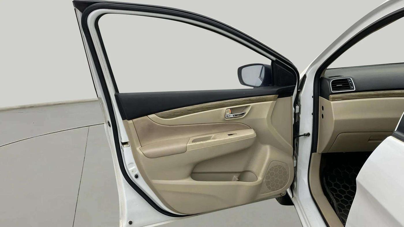 2020 Maruti Ciaz DELTA 1.5 SHVS MT PETROL, Petrol, Manual, 61,682 km, LHS Front Door