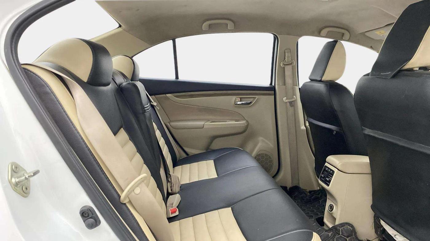 2020 Maruti Ciaz DELTA 1.5 SHVS MT PETROL, Petrol, Manual, 61,682 km, Right Side Rear Door Cabin