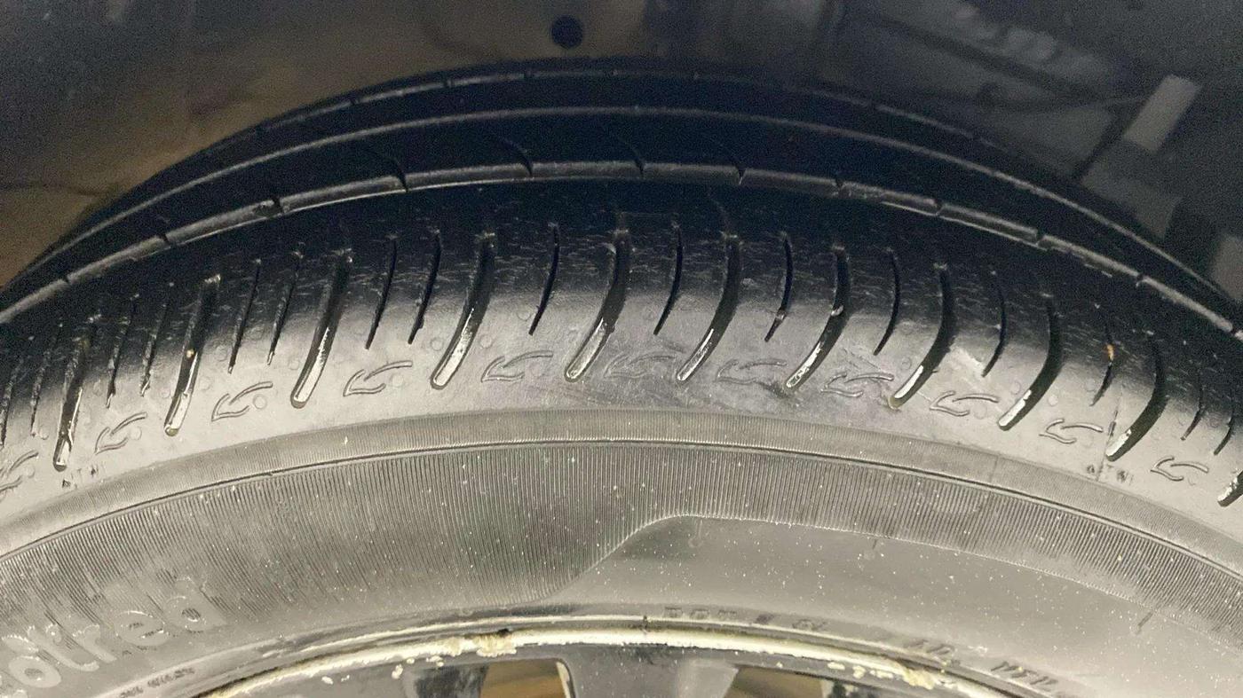 2020 Maruti Ciaz DELTA 1.5 SHVS MT PETROL, Petrol, Manual, 61,682 km, Right Front Tyre Tread