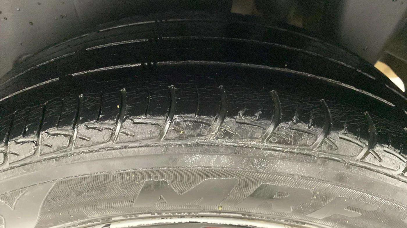2020 Maruti Ciaz DELTA 1.5 SHVS MT PETROL, Petrol, Manual, 61,682 km, Left Rear Tyre Tread