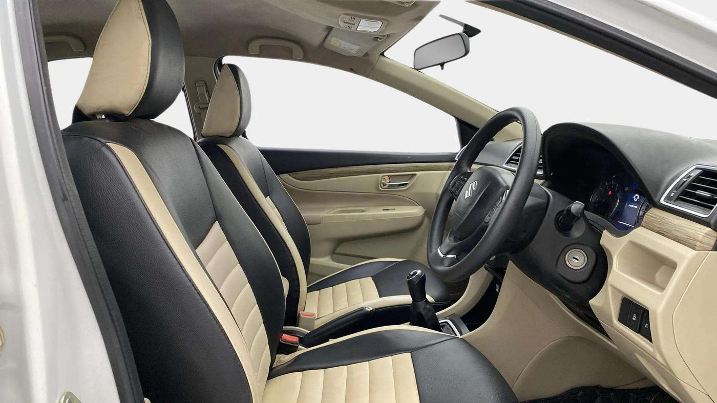 2020 Maruti Ciaz DELTA 1.5 SHVS MT PETROL, Petrol, Manual, 61,682 km, Right Side Front Door Cabin