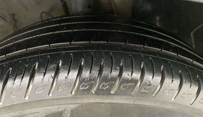 2021 Hyundai VENUE SX 1.0 TURBO, Petrol, Manual, 14,877 km, Right Front Tyre Tread