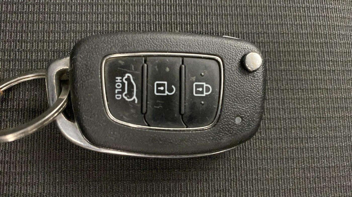 2021 Hyundai VENUE SX 1.0 TURBO, Petrol, Manual, 14,877 km, Key Close Up