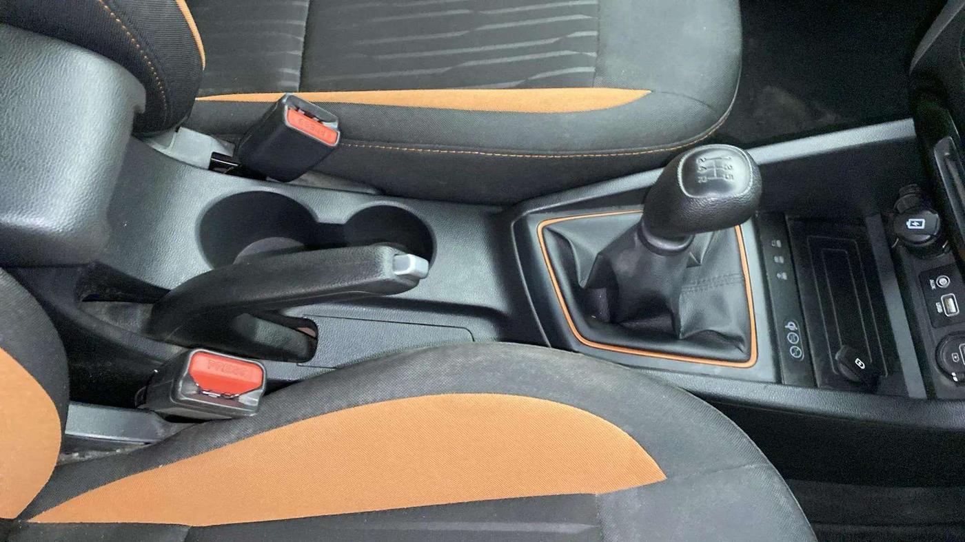2019 Hyundai Elite i20 SPORTZ PLUS 1.2 DUAL TONE, Petrol, Manual, 23,670 km, Gear Lever