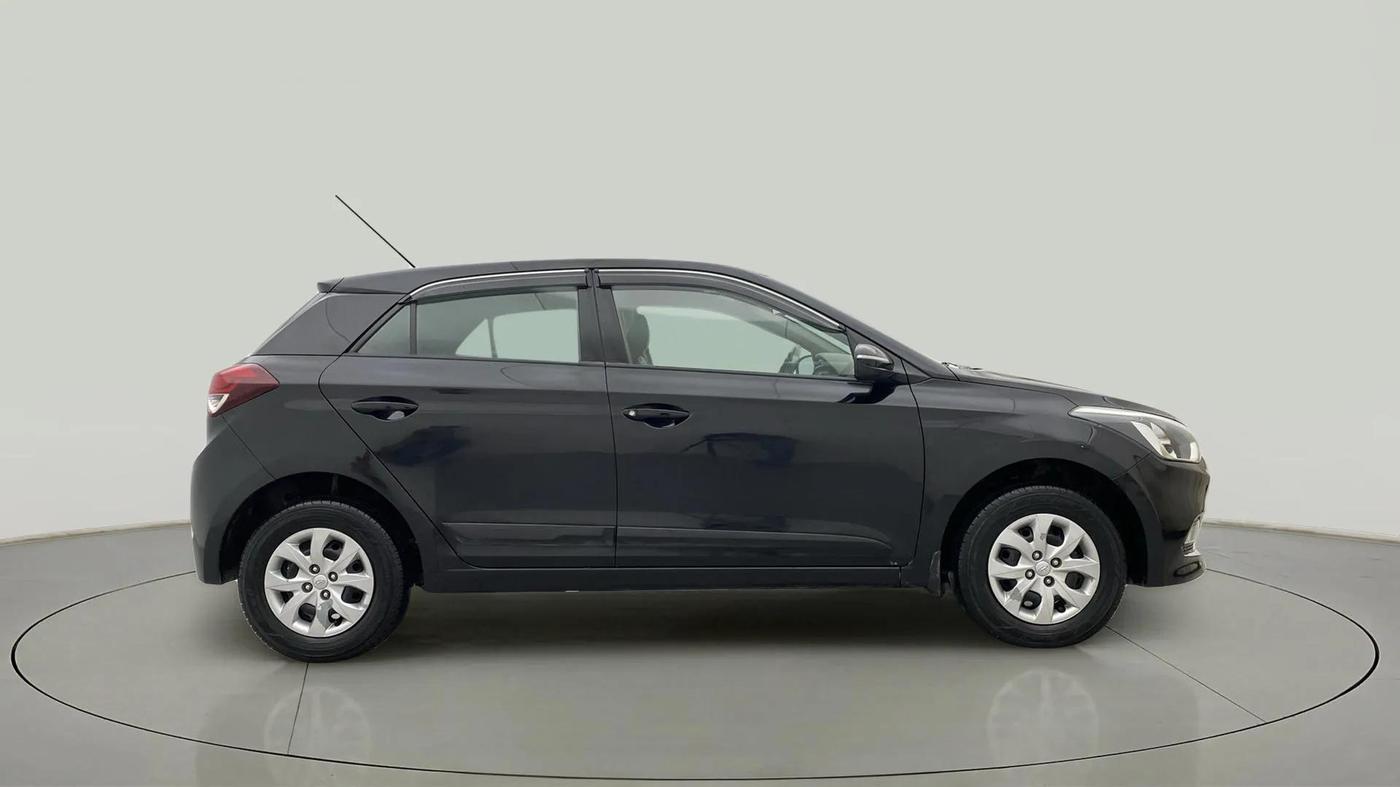 2016 Hyundai Elite i20 SPORTZ 1.2, Petrol, Manual, 46,168 km, Right Side View