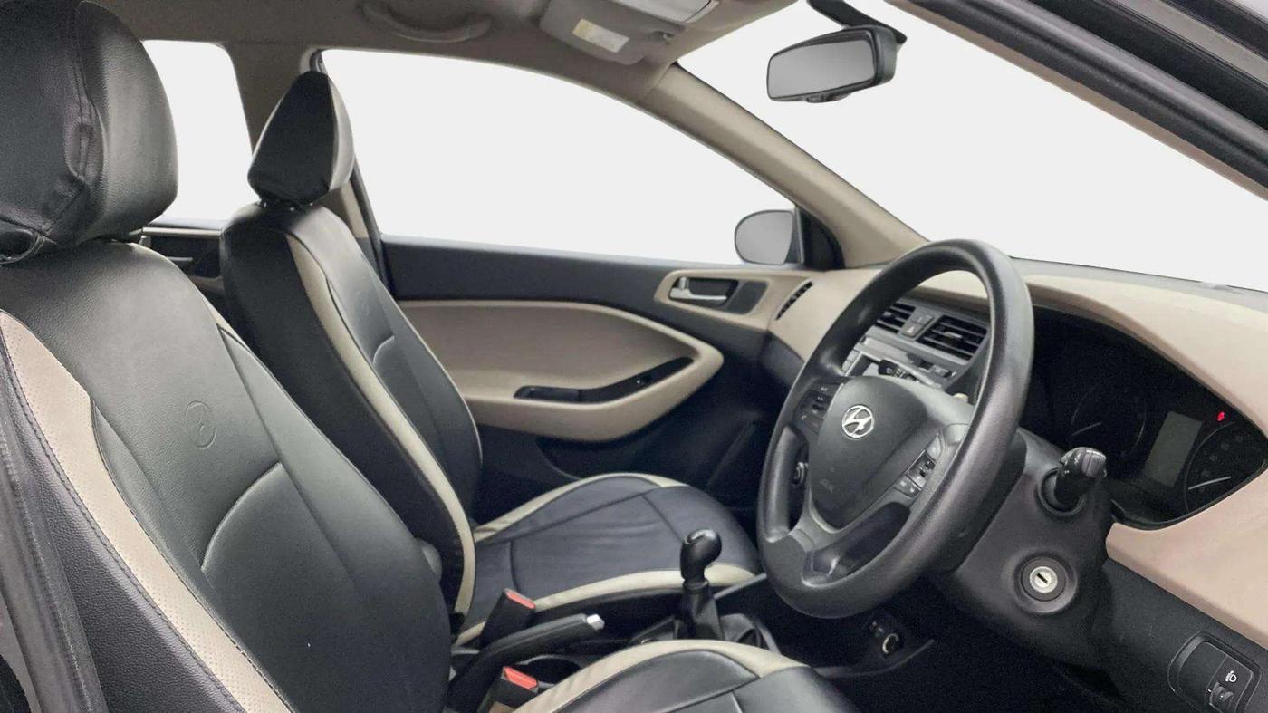 2016 Hyundai Elite i20 SPORTZ 1.2, Petrol, Manual, 46,168 km, Right Side Front Door Cabin
