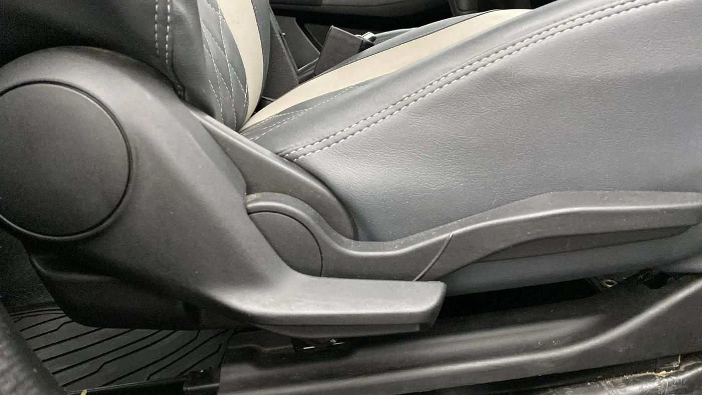2020 Maruti Swift VXI, Petrol, Manual, 28,295 km, Driver Side Adjustment Panel