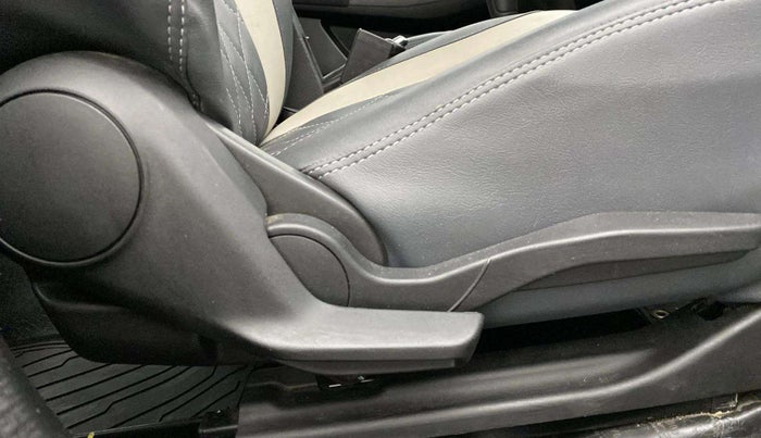 2020 Maruti Swift VXI, Petrol, Manual, 28,295 km, Driver Side Adjustment Panel