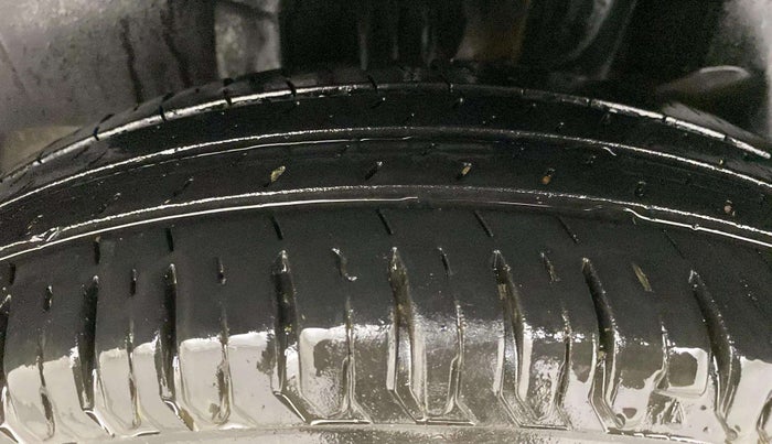 2020 Maruti Swift VXI, Petrol, Manual, 28,295 km, Left Rear Tyre Tread