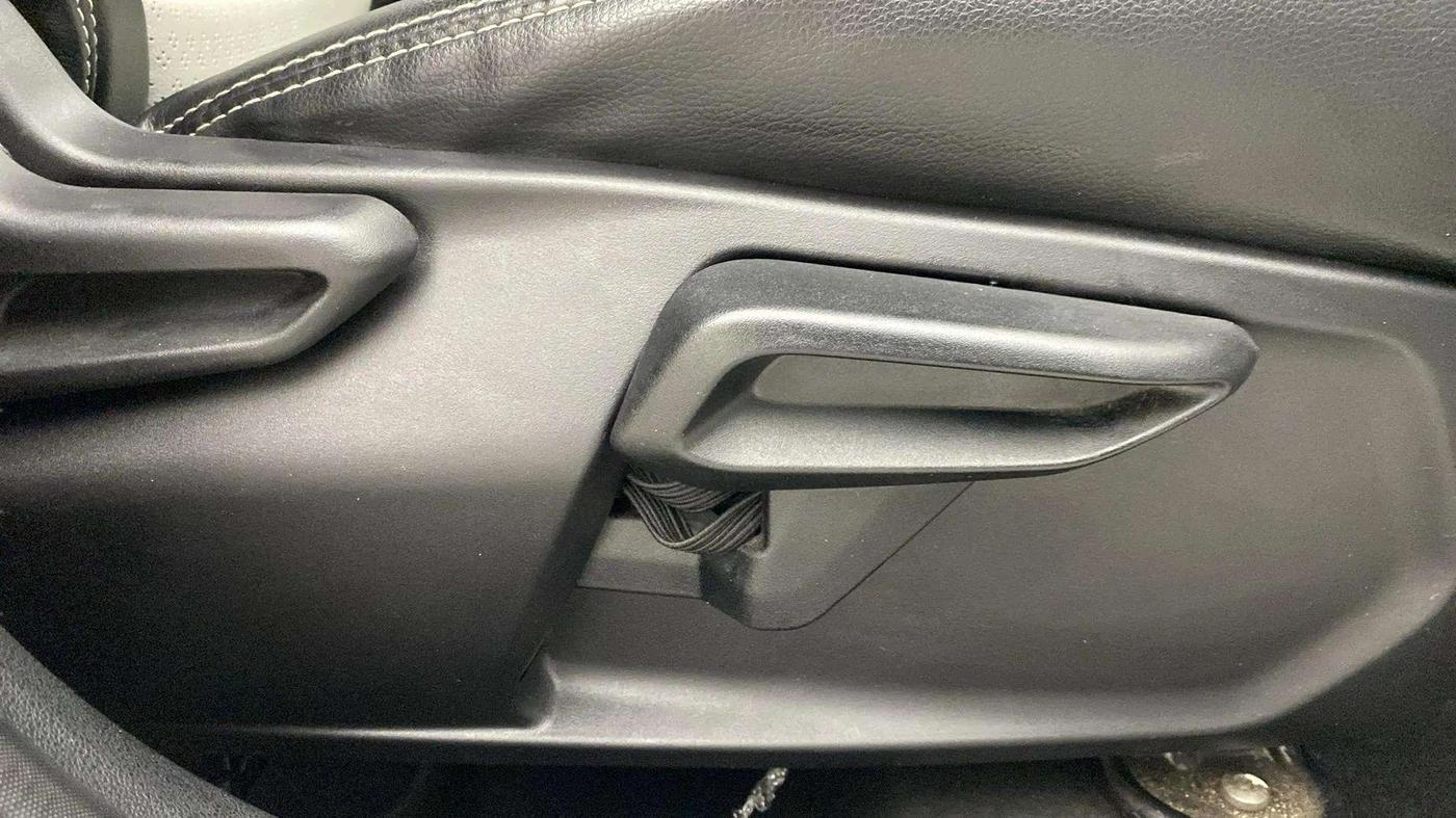 2023 Tata Tiago XT RHYTHM PETROL, Petrol, Manual, 7,040 km, Driver Side Adjustment Panel