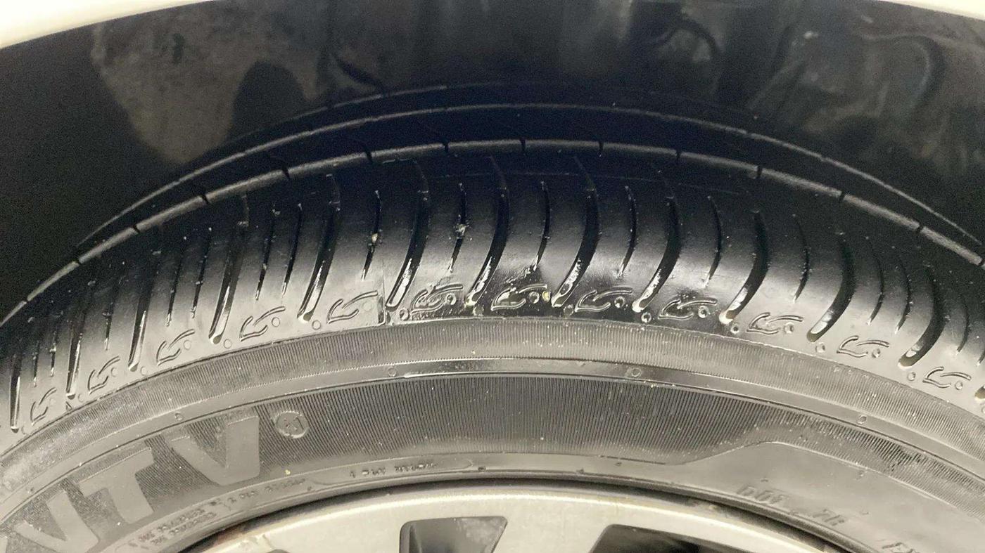 2023 Tata Tiago XT RHYTHM PETROL, Petrol, Manual, 7,040 km, Right Front Tyre Tread