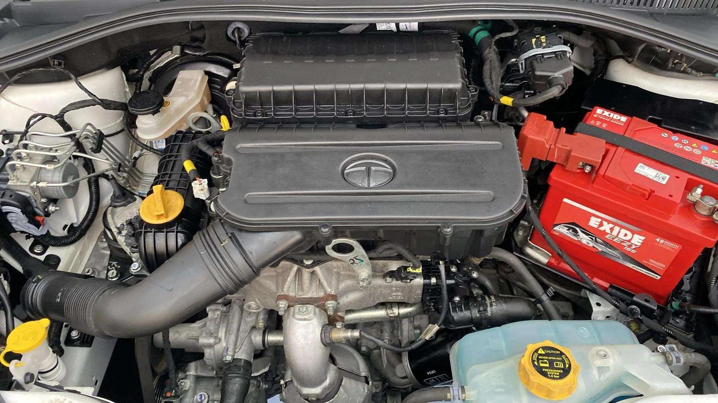 2023 Tata Tiago XT RHYTHM PETROL, Petrol, Manual, 7,040 km, Engine View