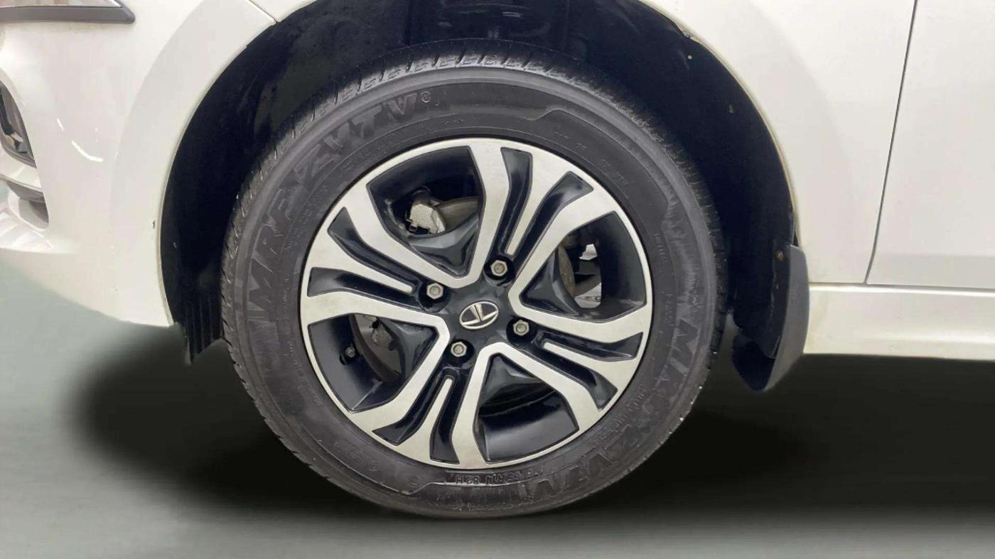 2023 Tata Tiago XT RHYTHM PETROL, Petrol, Manual, 7,040 km, Left Front Wheel