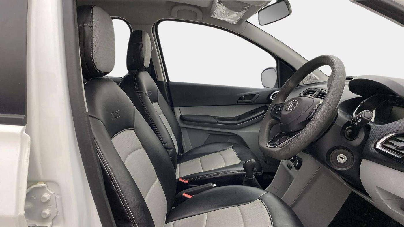 2023 Tata Tiago XT RHYTHM PETROL, Petrol, Manual, 7,040 km, Right Side Front Door Cabin