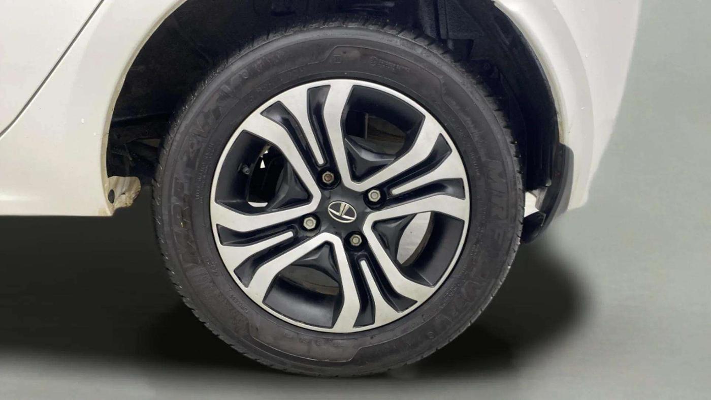 2023 Tata Tiago XT RHYTHM PETROL, Petrol, Manual, 7,040 km, Left Rear Wheel