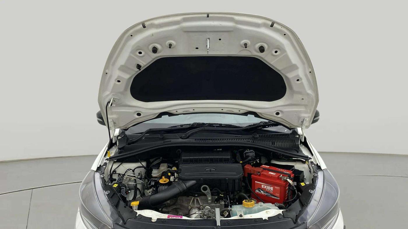 2023 Tata Tiago XT RHYTHM PETROL, Petrol, Manual, 7,040 km, Open Bonet