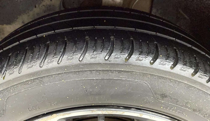2021 Tata ALTROZ XZ PETROL, Petrol, Manual, 29,917 km, Left Front Tyre Tread