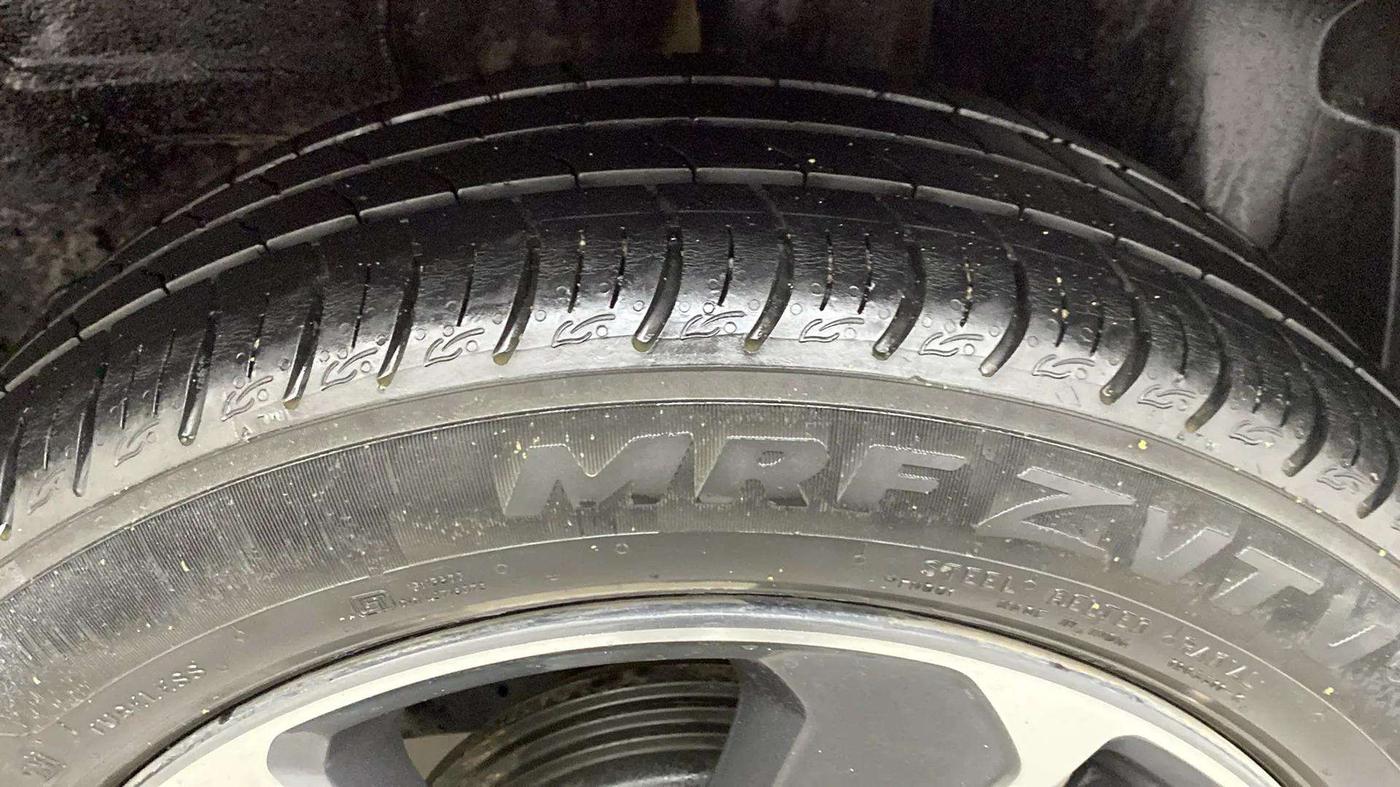2021 Tata ALTROZ XZ PETROL, Petrol, Manual, 29,917 km, Left Rear Tyre Tread