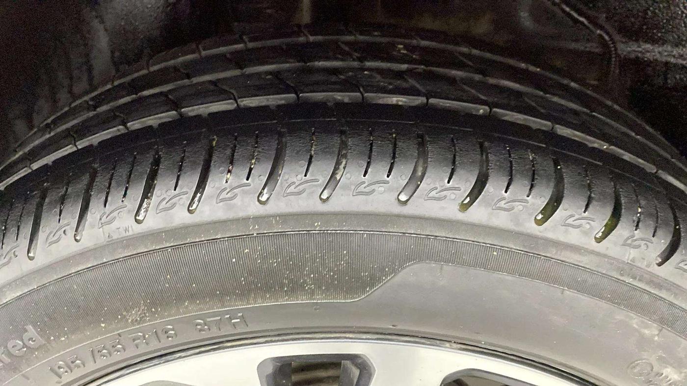 2021 Tata ALTROZ XZ PETROL, Petrol, Manual, 29,917 km, Right Rear Tyre Tread