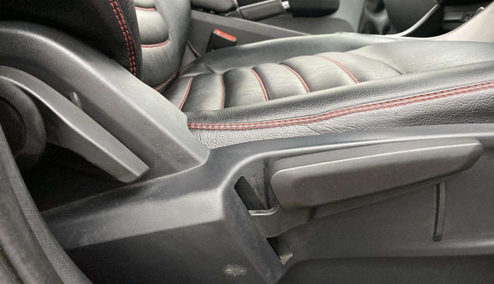 2021 Tata ALTROZ XZ PETROL, Petrol, Manual, 29,917 km, Driver Side Adjustment Panel