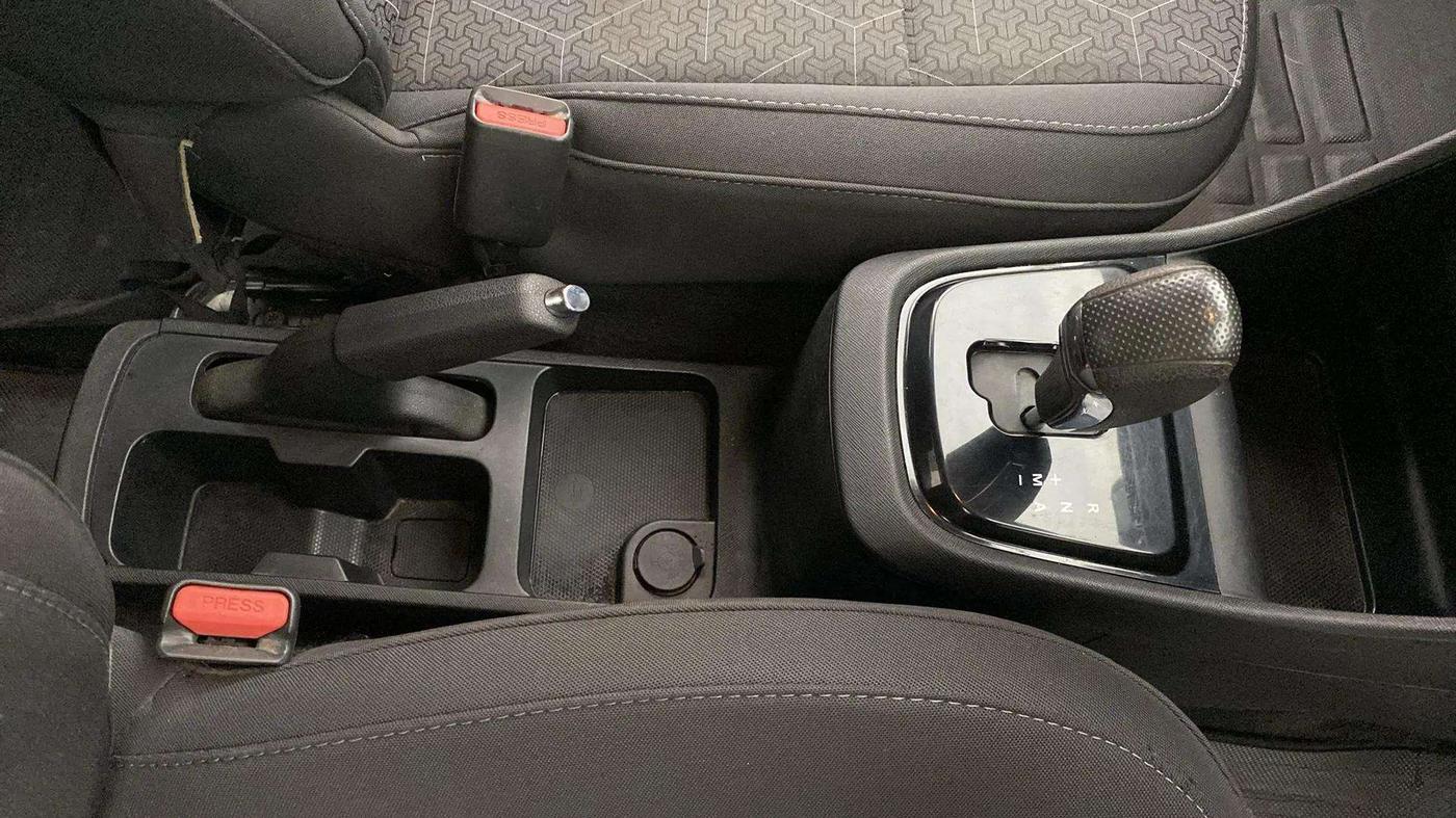 2022 Tata PUNCH CREATIVE AMT 1.2 RTN DUAL TONE, Petrol, Automatic, 35,497 km, Gear Lever