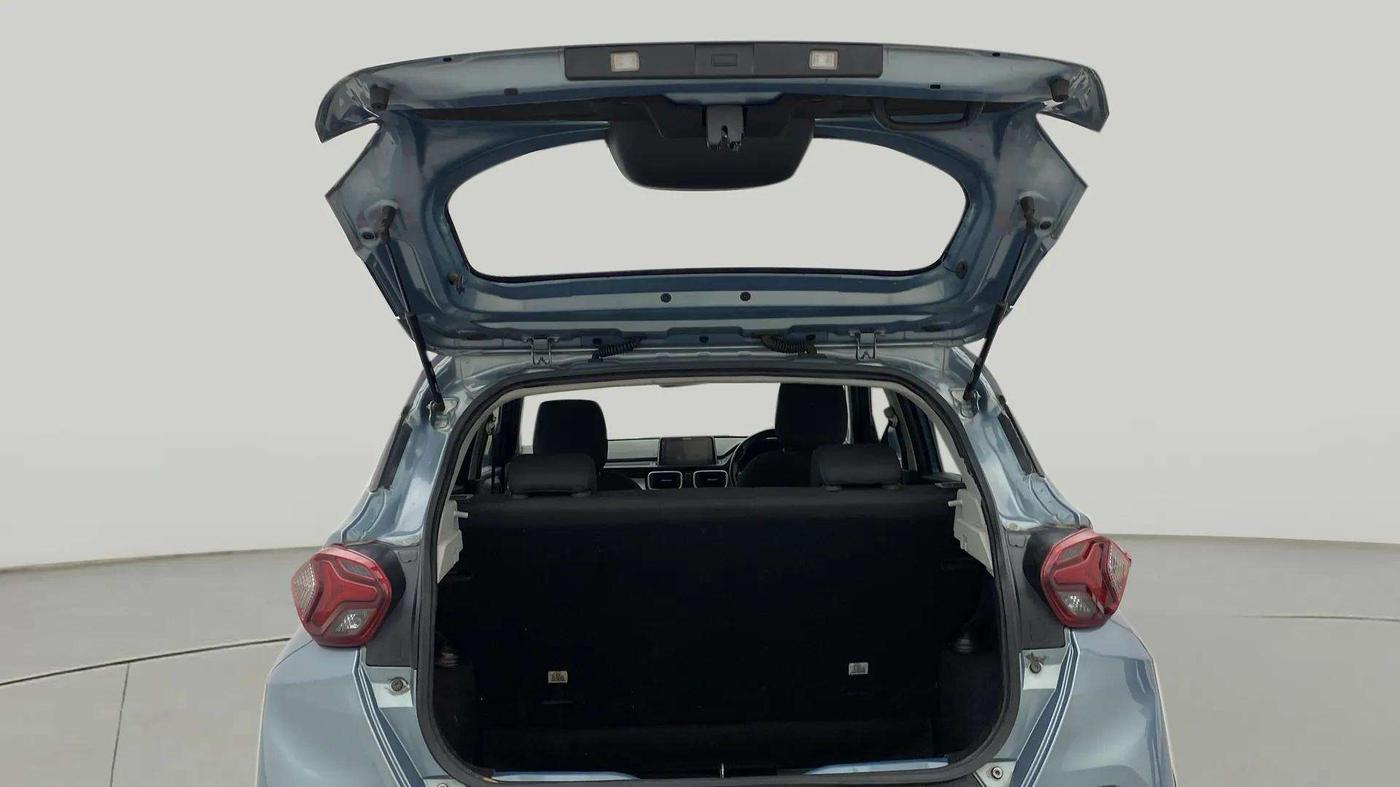 2022 Tata PUNCH CREATIVE AMT 1.2 RTN DUAL TONE, Petrol, Automatic, 35,497 km, Boot Door Open