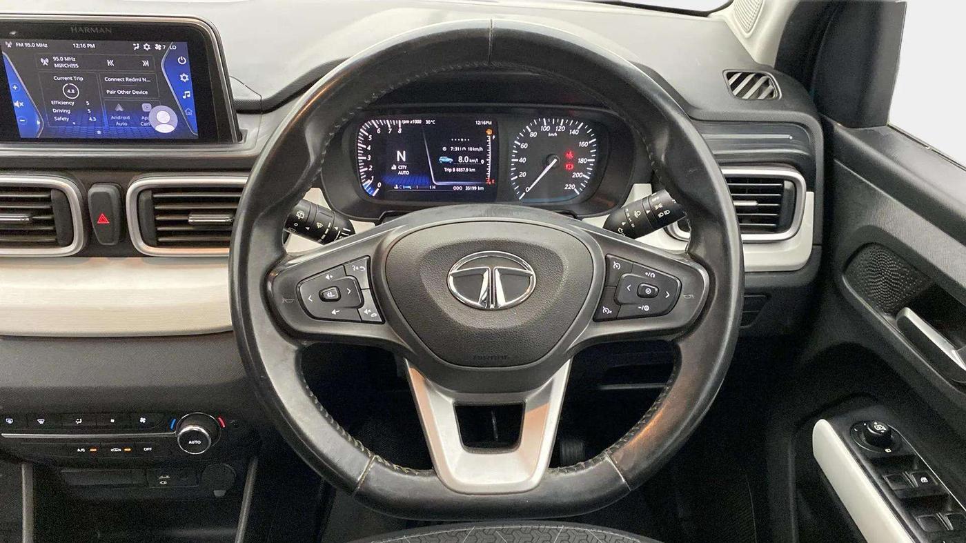 2022 Tata PUNCH CREATIVE AMT 1.2 RTN DUAL TONE, Petrol, Automatic, 35,497 km, Steering Wheel Close Up