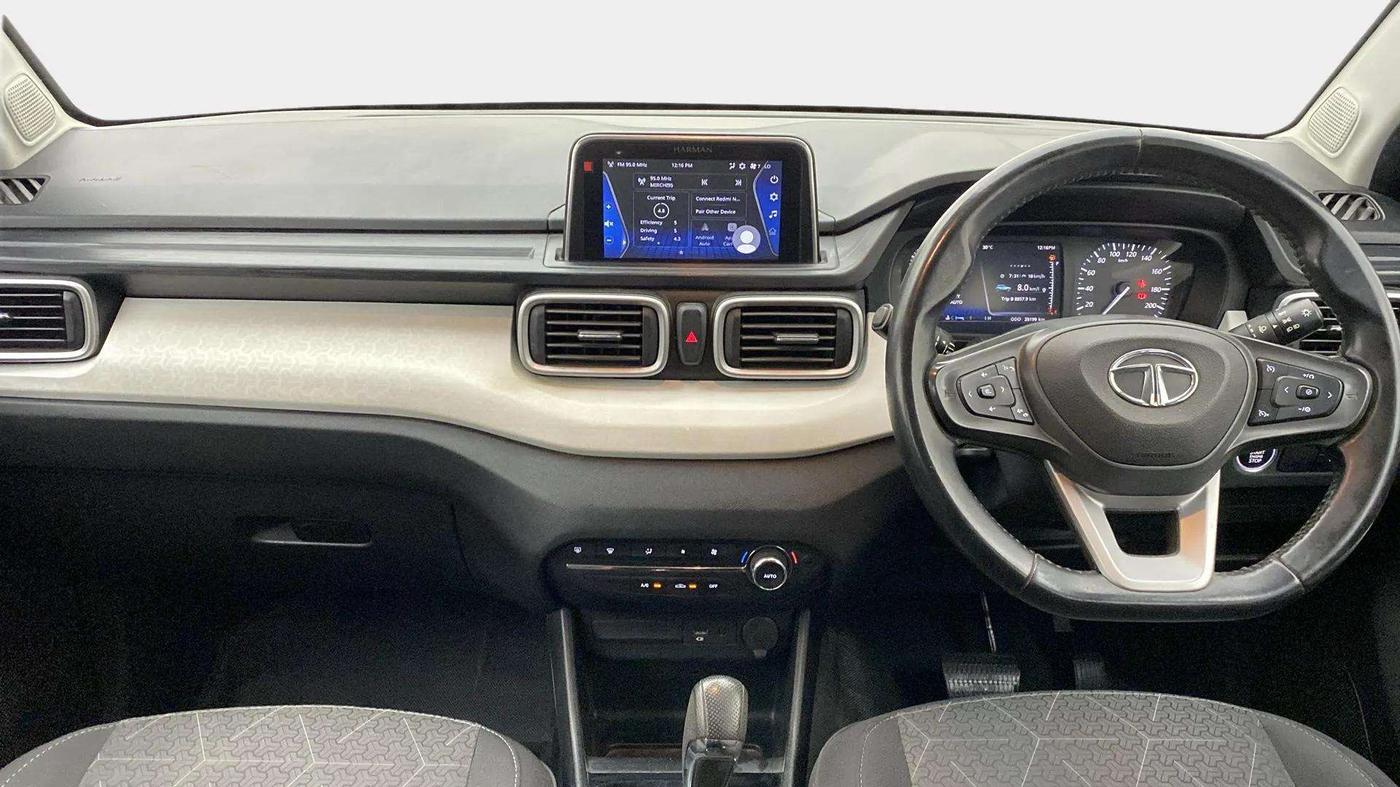 2022 Tata PUNCH CREATIVE AMT 1.2 RTN DUAL TONE, Petrol, Automatic, 35,497 km, Dashboard