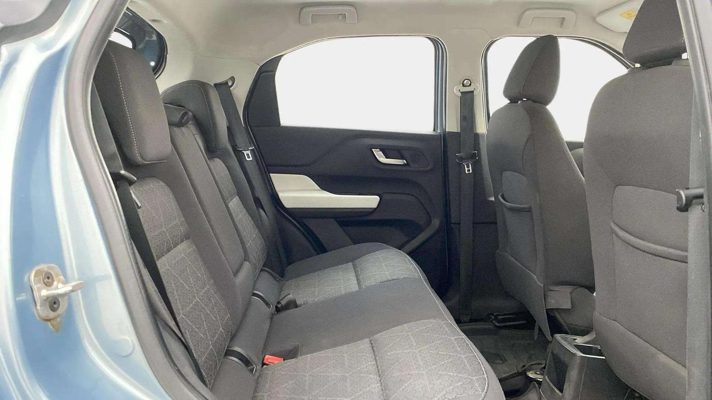 2022 Tata PUNCH CREATIVE AMT 1.2 RTN DUAL TONE, Petrol, Automatic, 35,497 km, Right Side Rear Door Cabin