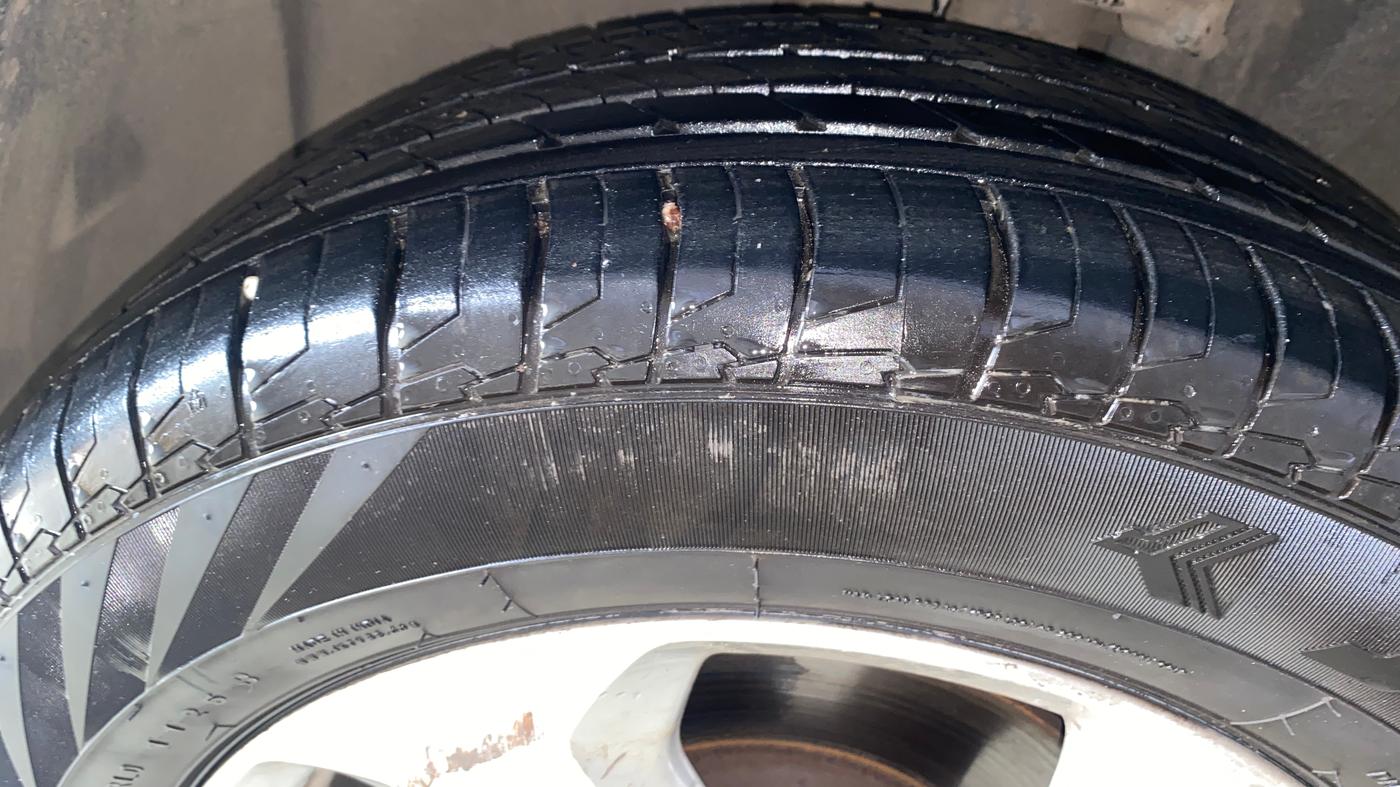 2017 Jeep Compass LIMITED 1.4 PETROL AT, Petrol, Automatic, 58,441 km, Left Front Tyre Tread