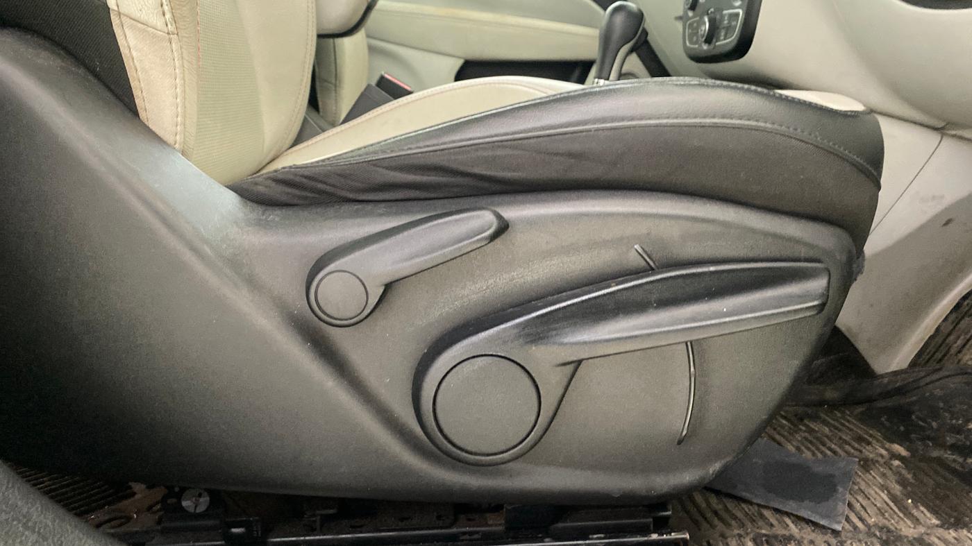 2017 Jeep Compass LIMITED 1.4 PETROL AT, Petrol, Automatic, 58,441 km, Driver Side Adjustment Panel