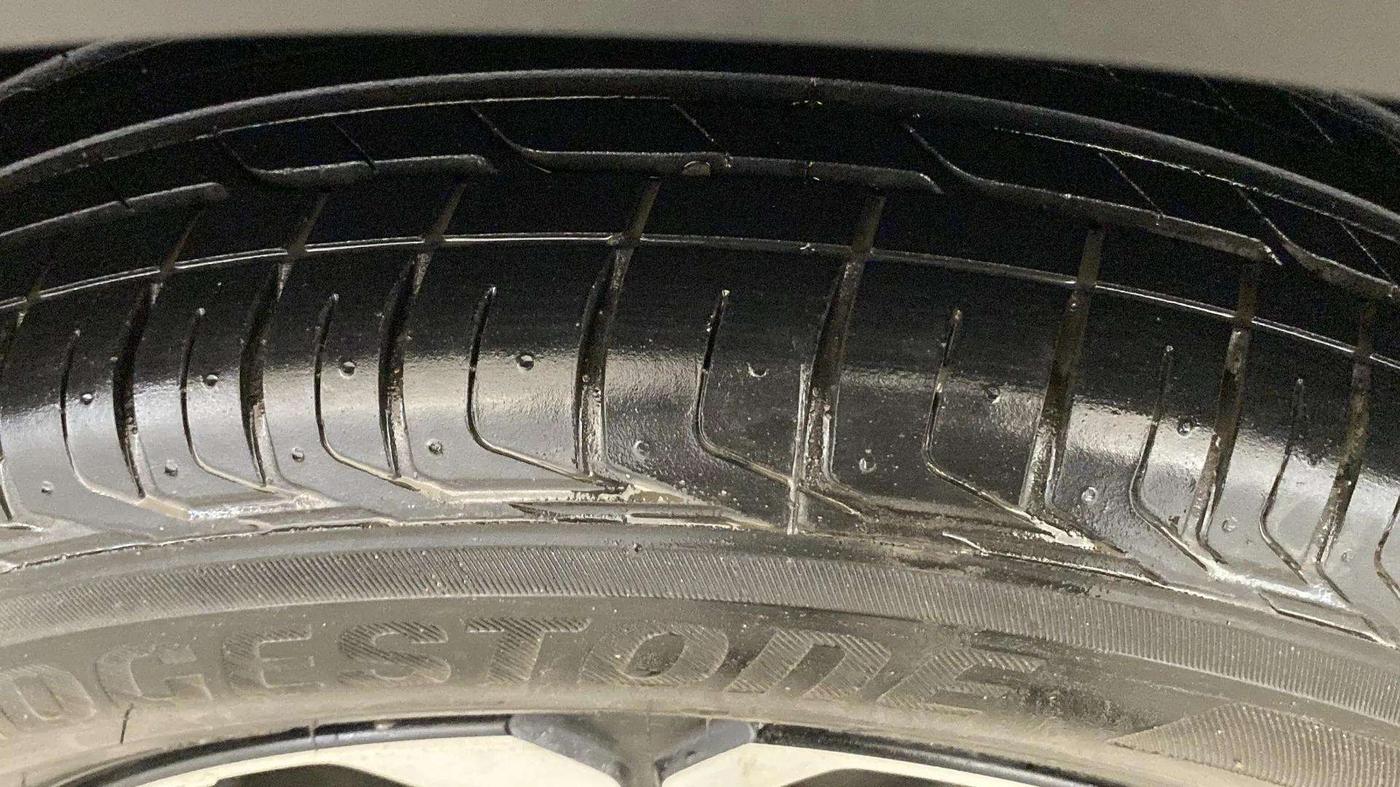 2022 Tata NEXON XZA PLUS (HS) PETROL, Petrol, Automatic, 17,546 km, Left Front Tyre Tread