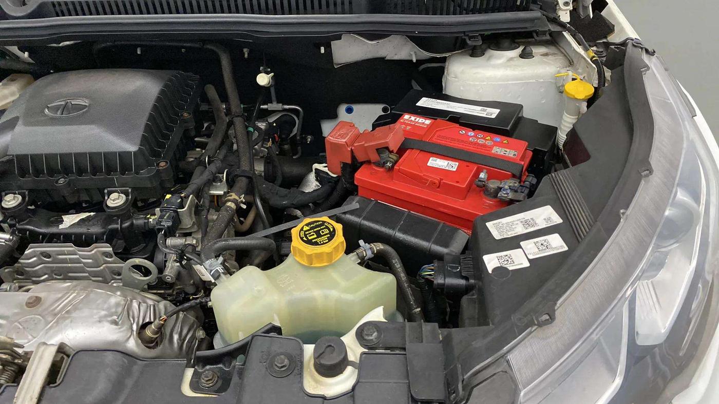 2022 Tata NEXON XZA PLUS (HS) PETROL, Petrol, Automatic, 17,546 km, Engine View - Left