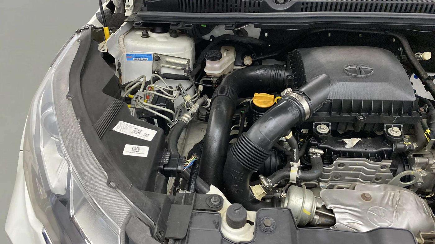 2022 Tata NEXON XZA PLUS (HS) PETROL, Petrol, Automatic, 17,546 km, Engine View - Right
