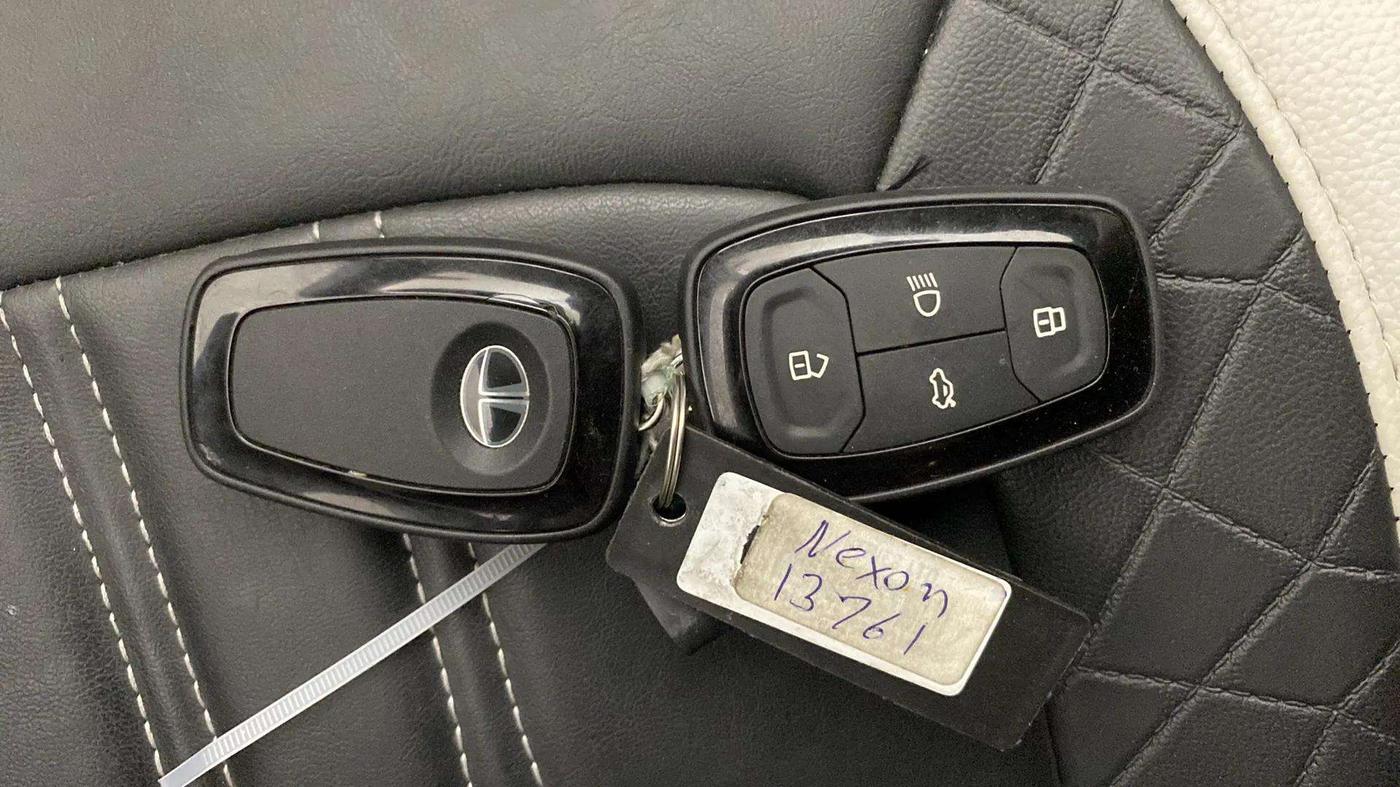 2022 Tata NEXON XZA PLUS (HS) PETROL, Petrol, Automatic, 17,546 km, Key Close Up
